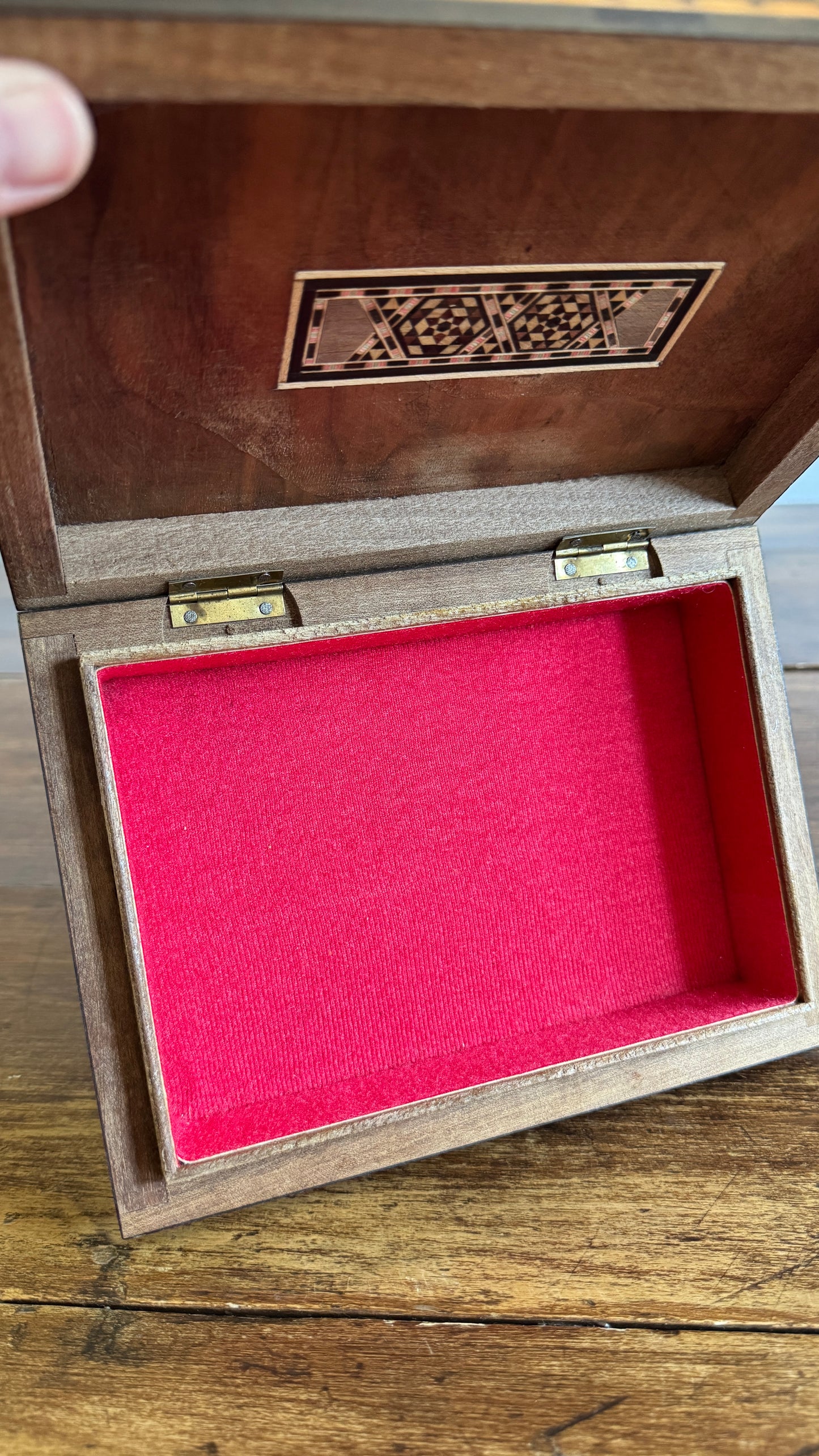 Vintage Inlay Box with Stunning Mother of Pearl Marquetry and Red Felt Inside