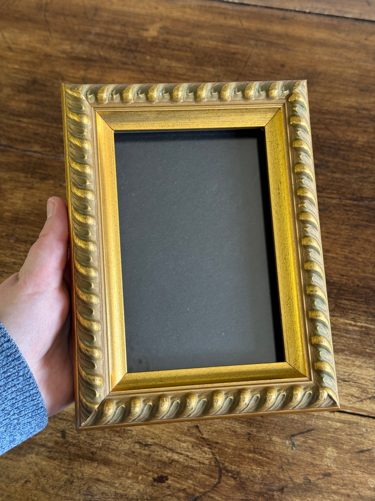 Vintage Gold Tone 4x6 Ornate Wood Photo Frame