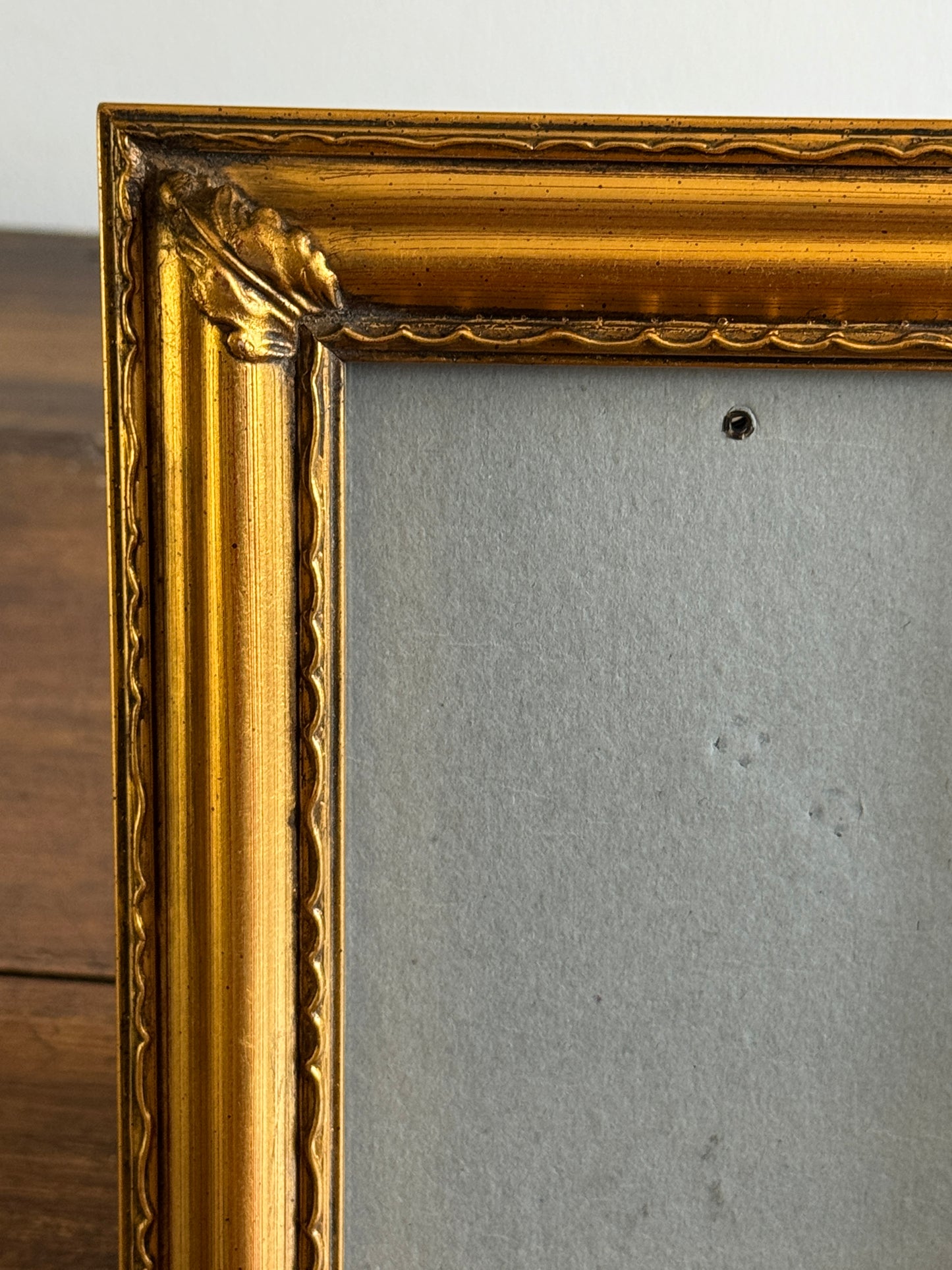 Gold Ornate 5x7 Photo Frame with Leaf Corner Design