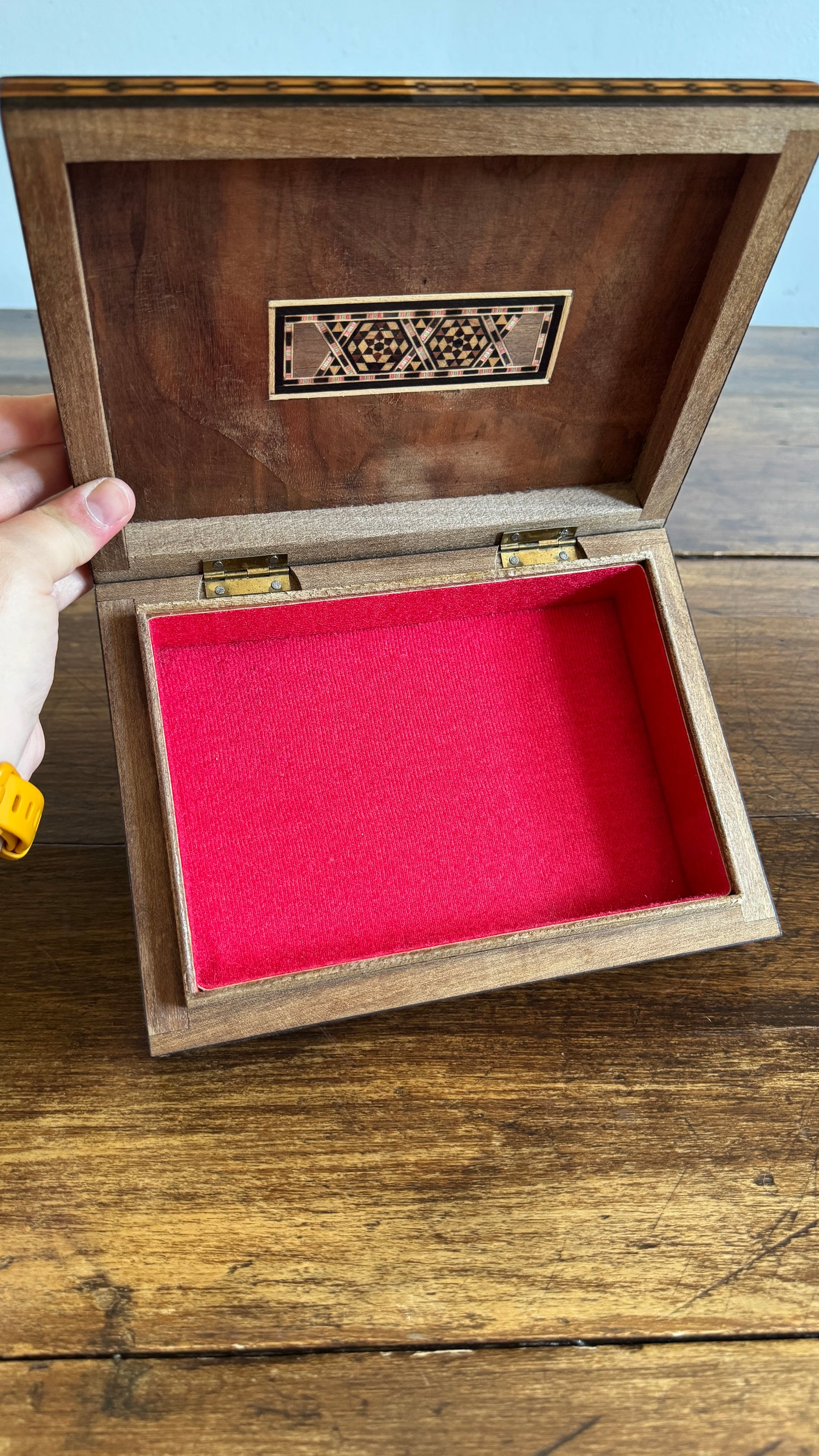 Vintage Inlay Box with Stunning Mother of Pearl Marquetry and Red Felt Inside
