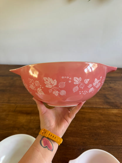 Set of Three Pink Gooseberry Pyrex Cinderella Nesting Mixing Bowls