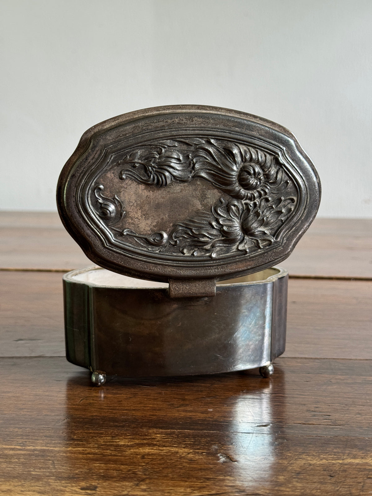 Vintage Art Nouveau DS. Co Pewter Silver-Tone Trinket Box with Floral Hinged Lid