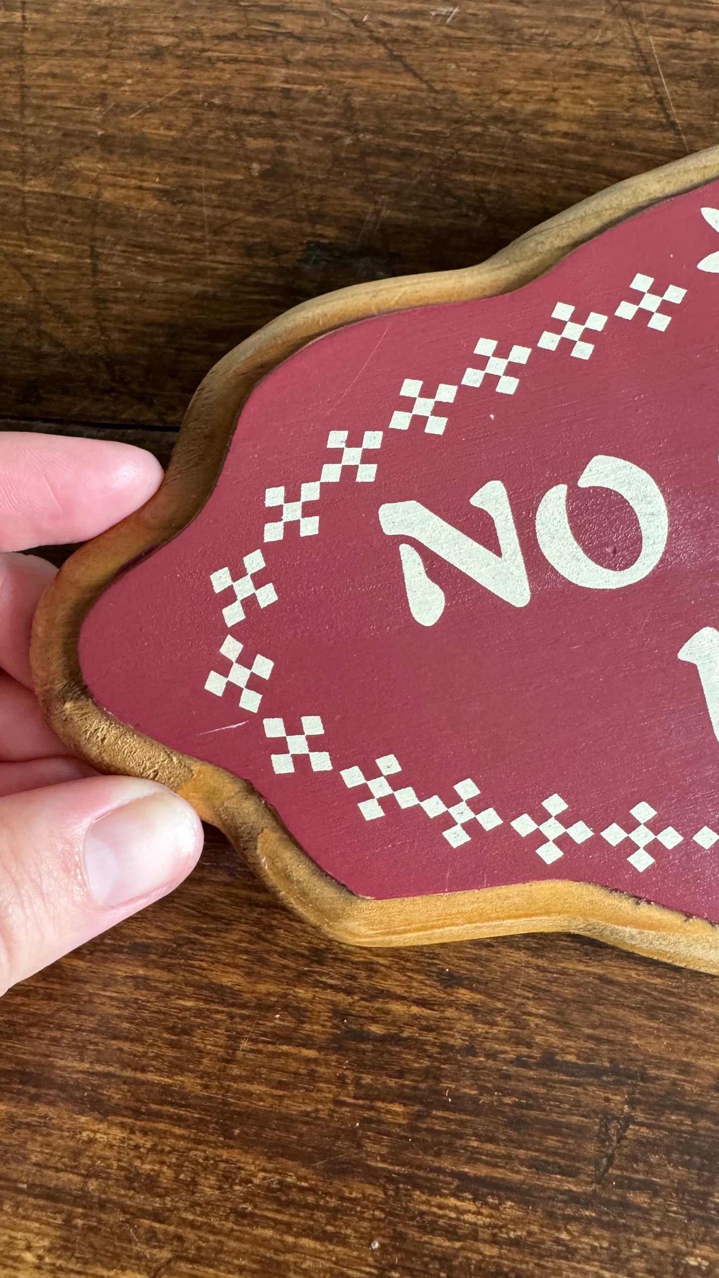 Wooden Painted Cottage “No Smoking Please” Sign