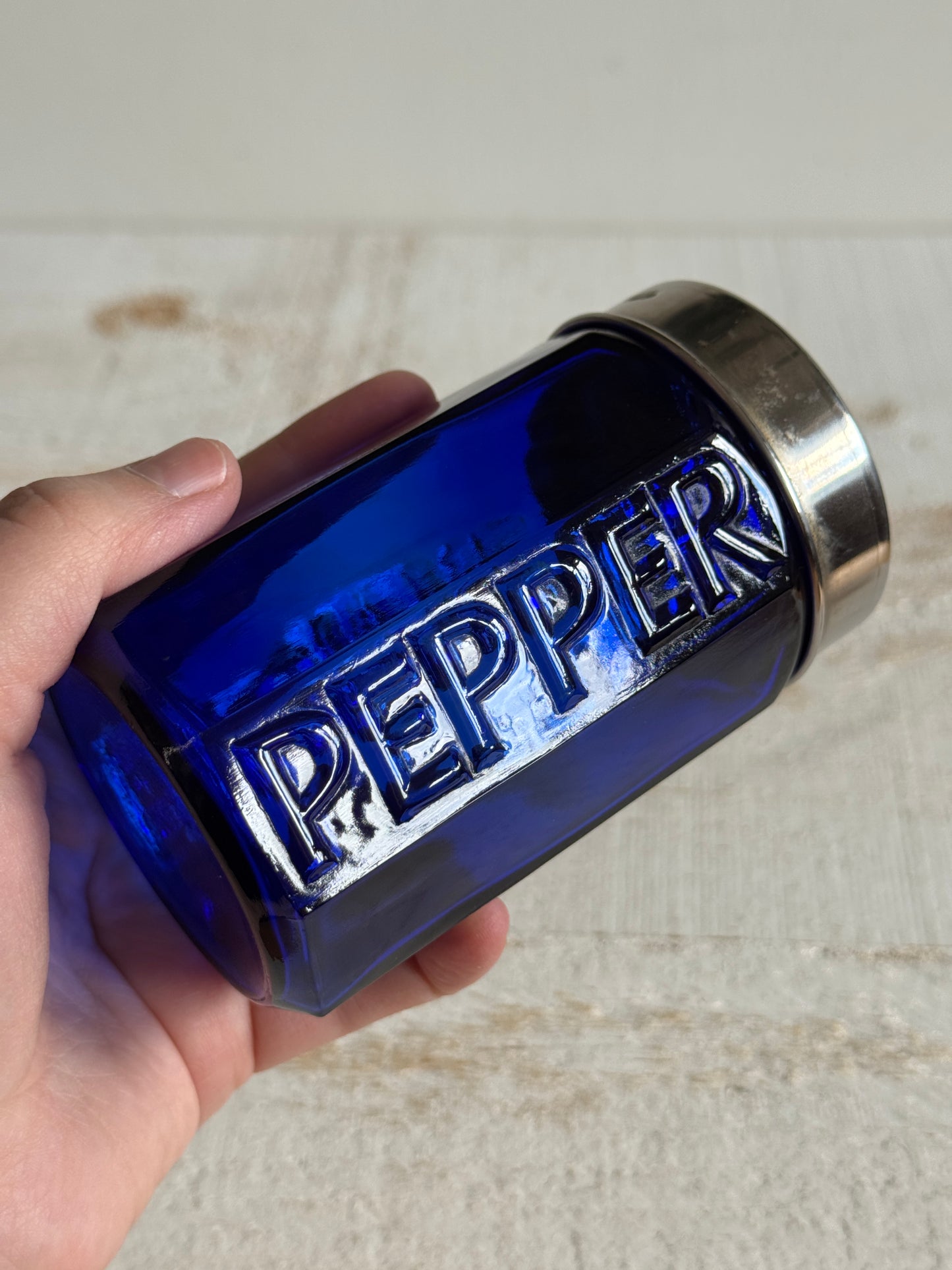 Single Vintage Cobalt Blue Glass with Metal Lid Pepper Shaker - Large Retro Kitchen Pepper Shaker