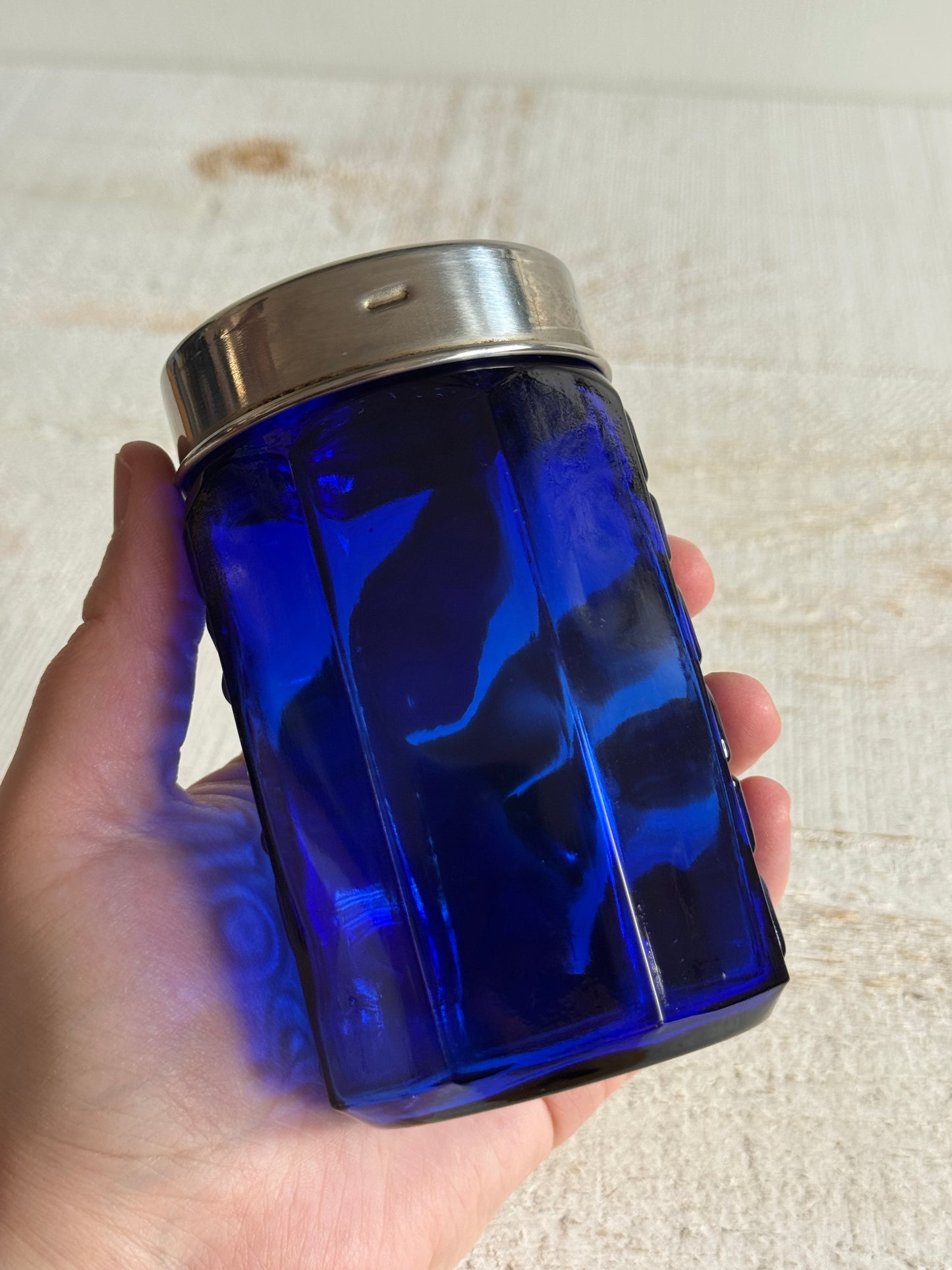 Single Vintage Cobalt Blue Glass with Metal Lid Pepper Shaker - Large Retro Kitchen Pepper Shaker