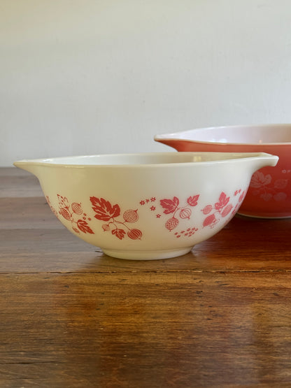 Set of Three Pink Gooseberry Pyrex Cinderella Nesting Mixing Bowls
