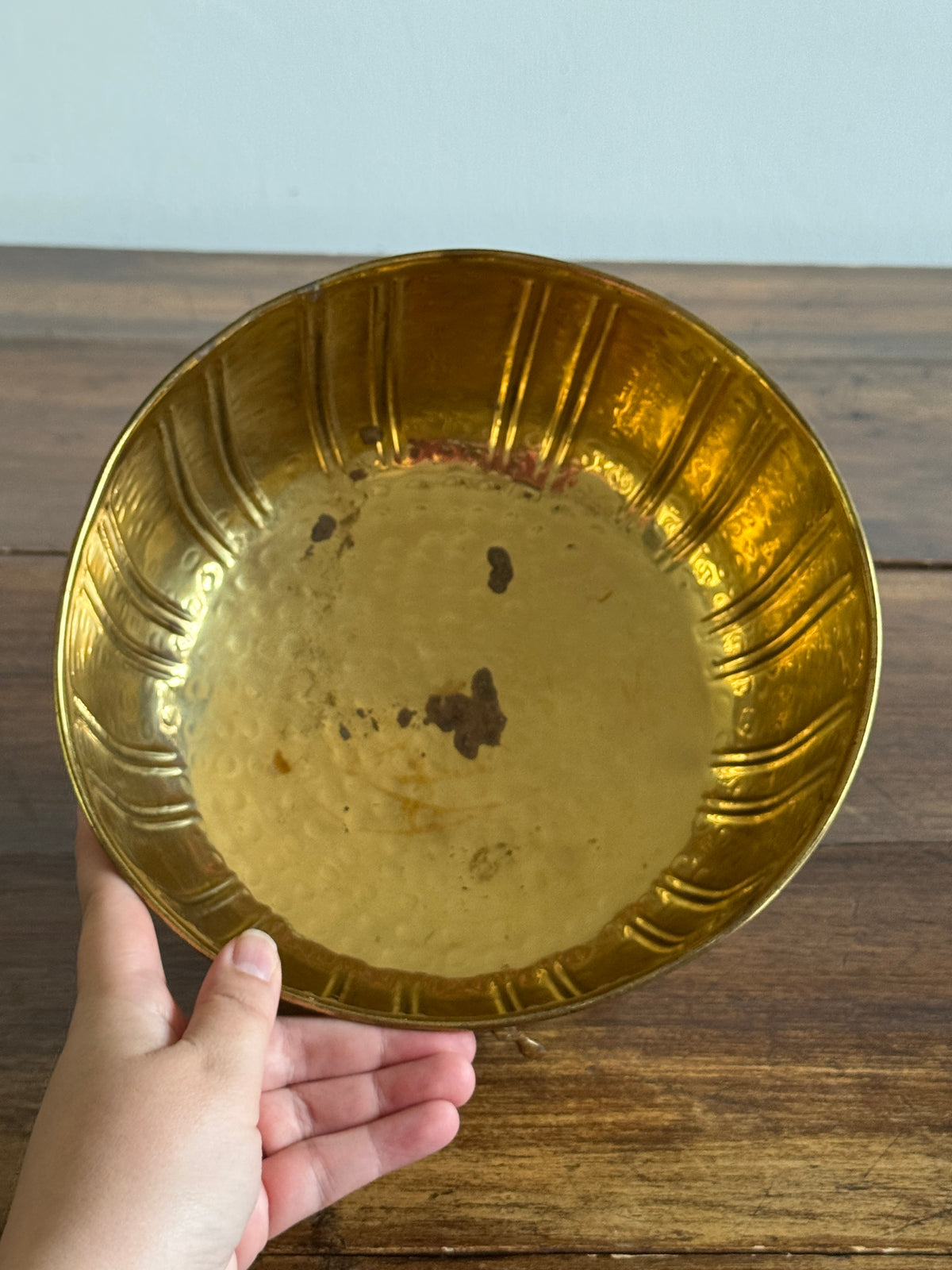 Vintage Shiny Brass Raised Bowl with Hammered Texture and Grooved Sides