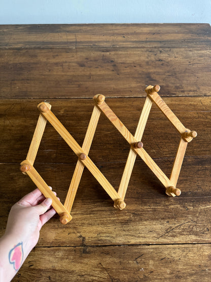 Vintage Expandable Blonde Accordion Peg Rack