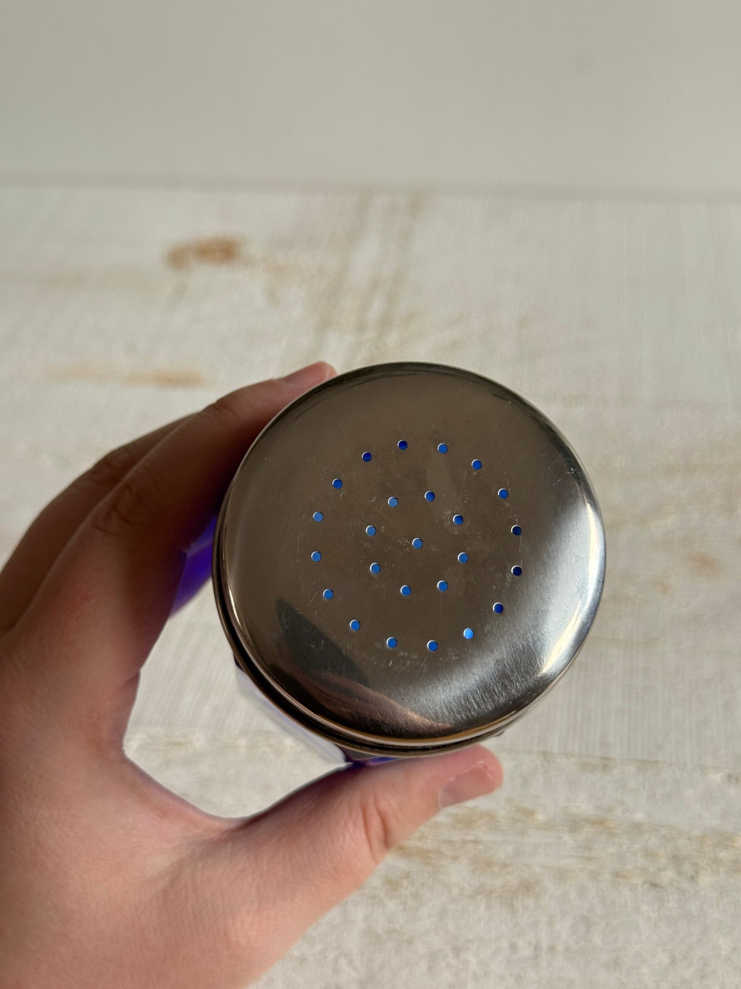Single Vintage Cobalt Blue Glass with Metal Lid Pepper Shaker - Large Retro Kitchen Pepper Shaker