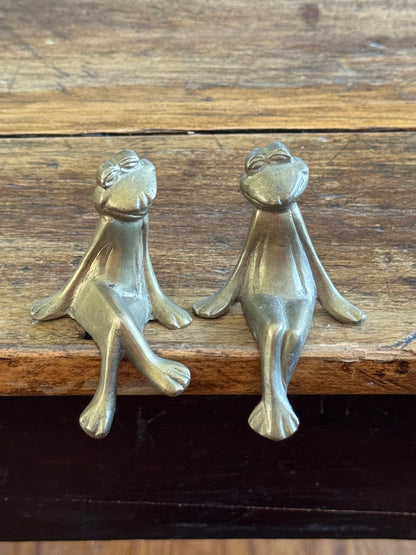 Vintage Brass Frog Shelf Sitter Couple
