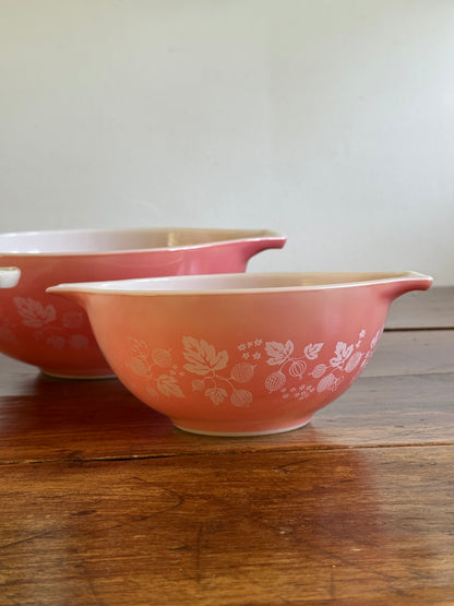 Set of Three Pink Gooseberry Pyrex Cinderella Nesting Mixing Bowls