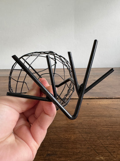 Lightweight Metal Wire Mesh Bird Leg Basket