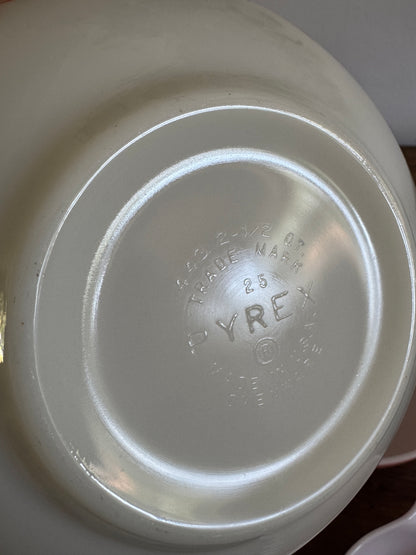 Set of Three Pink Gooseberry Pyrex Cinderella Nesting Mixing Bowls