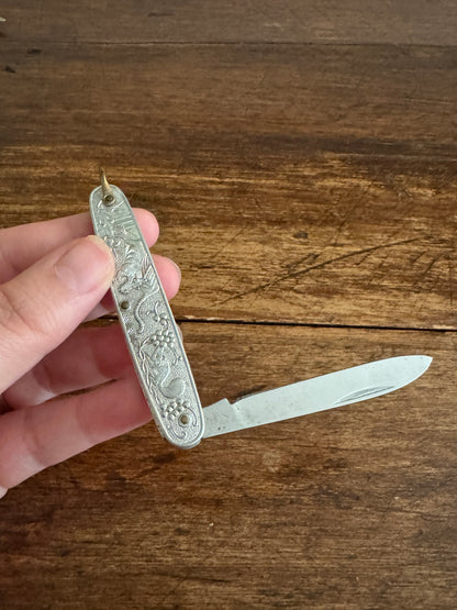 Vintage Metal Animal Embossed Folding Pocket Knife