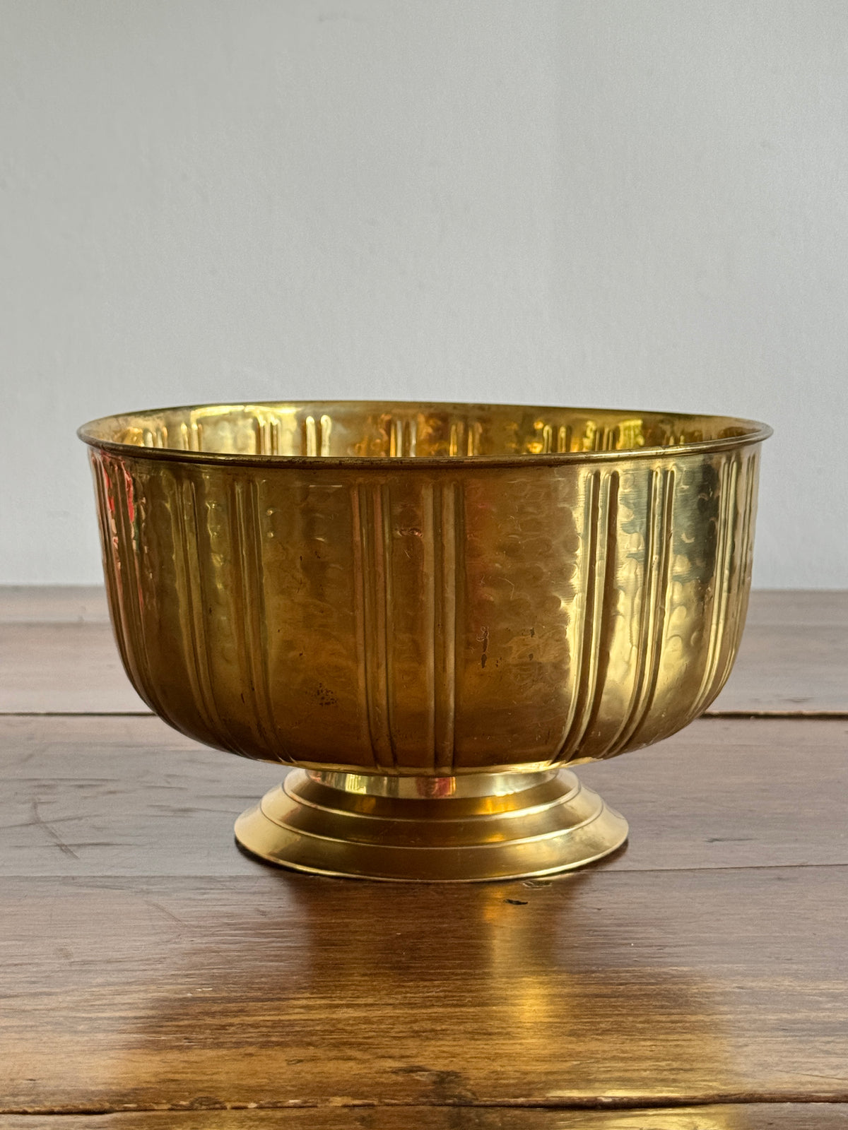 Vintage Shiny Brass Raised Bowl with Hammered Texture and Grooved Sides