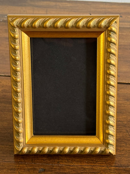 Vintage Gold Tone 4x6 Ornate Wood Photo Frame