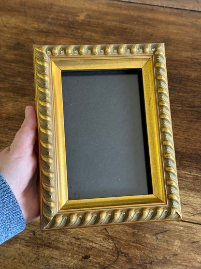 Vintage Gold Tone 4x6 Ornate Wood Photo Frame