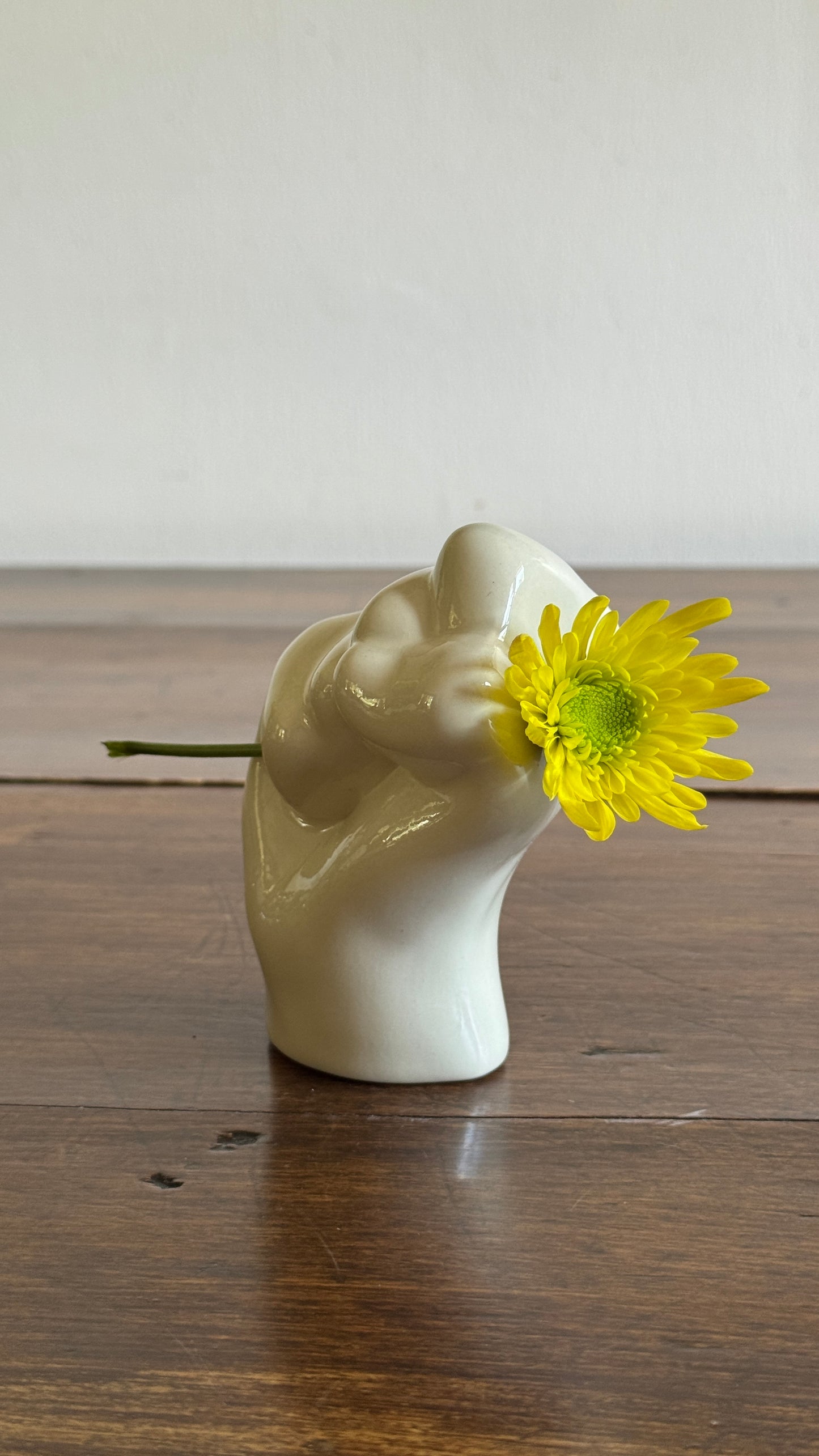 Ceramic Hand Holder - Single Stem Flower Holder