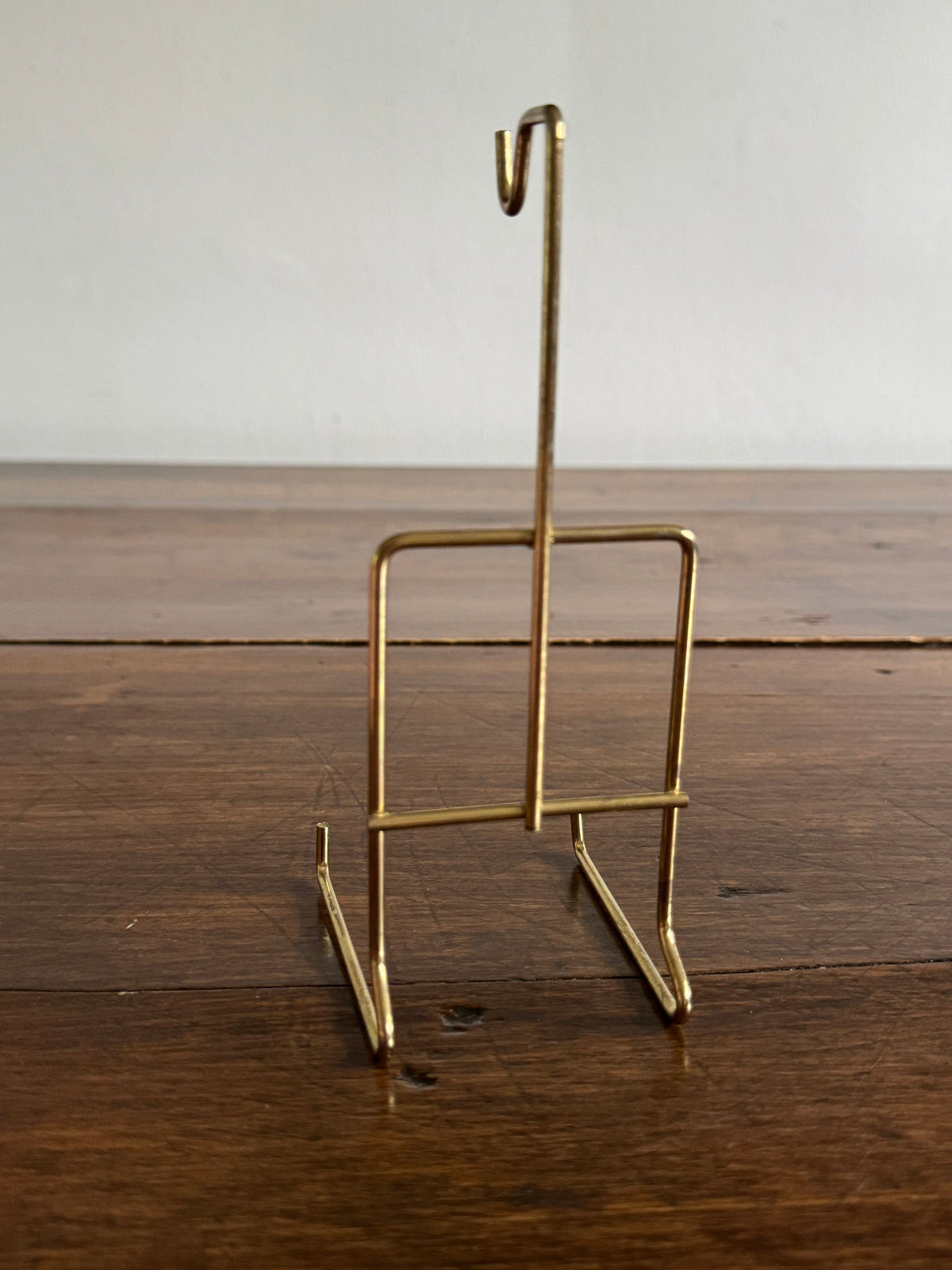 Five Cup and Saucer Display Stands - Gold-Toned Metal Teacup and Saucer Display Stands