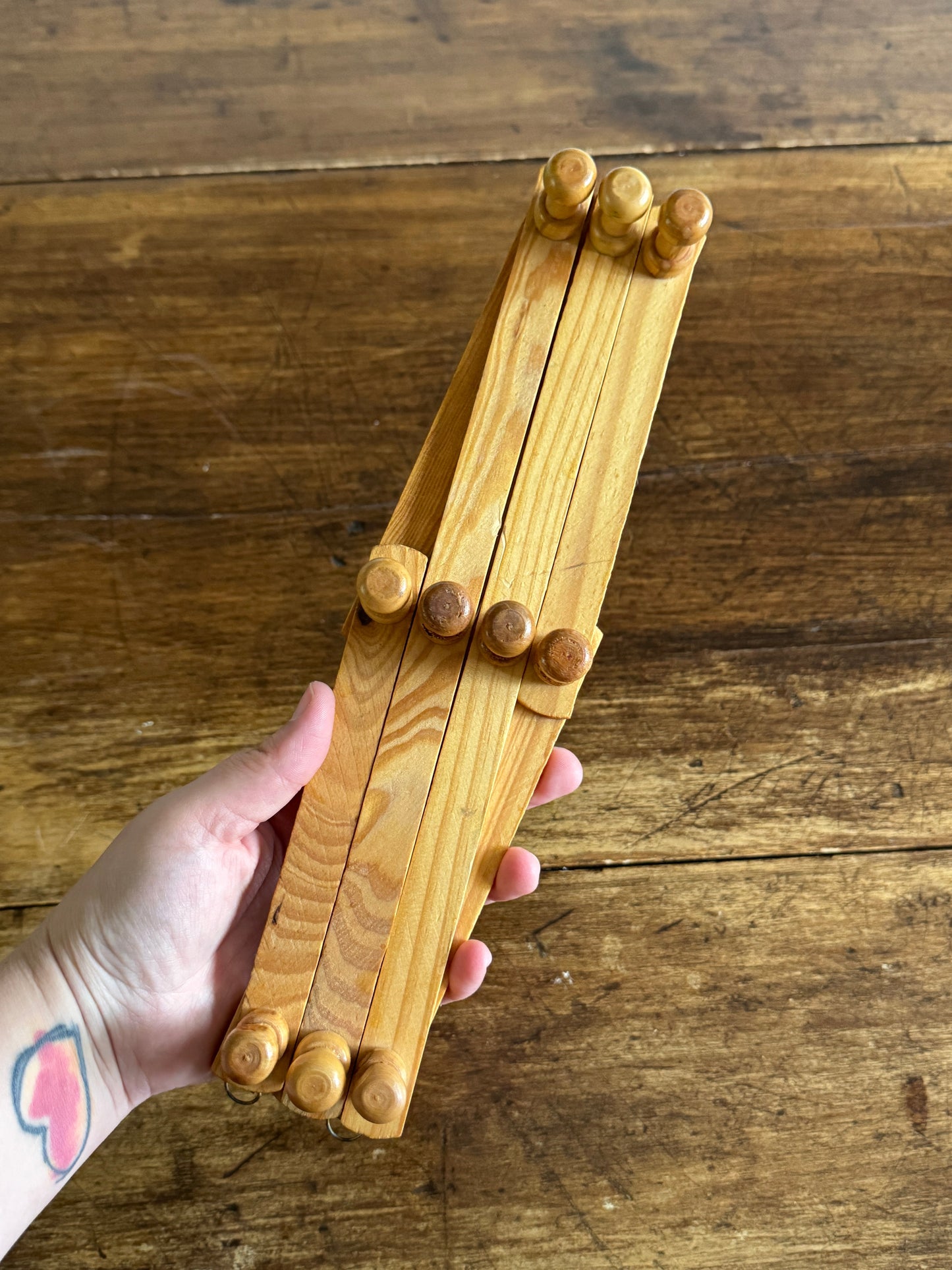 Vintage Expandable Blonde Accordion Peg Rack