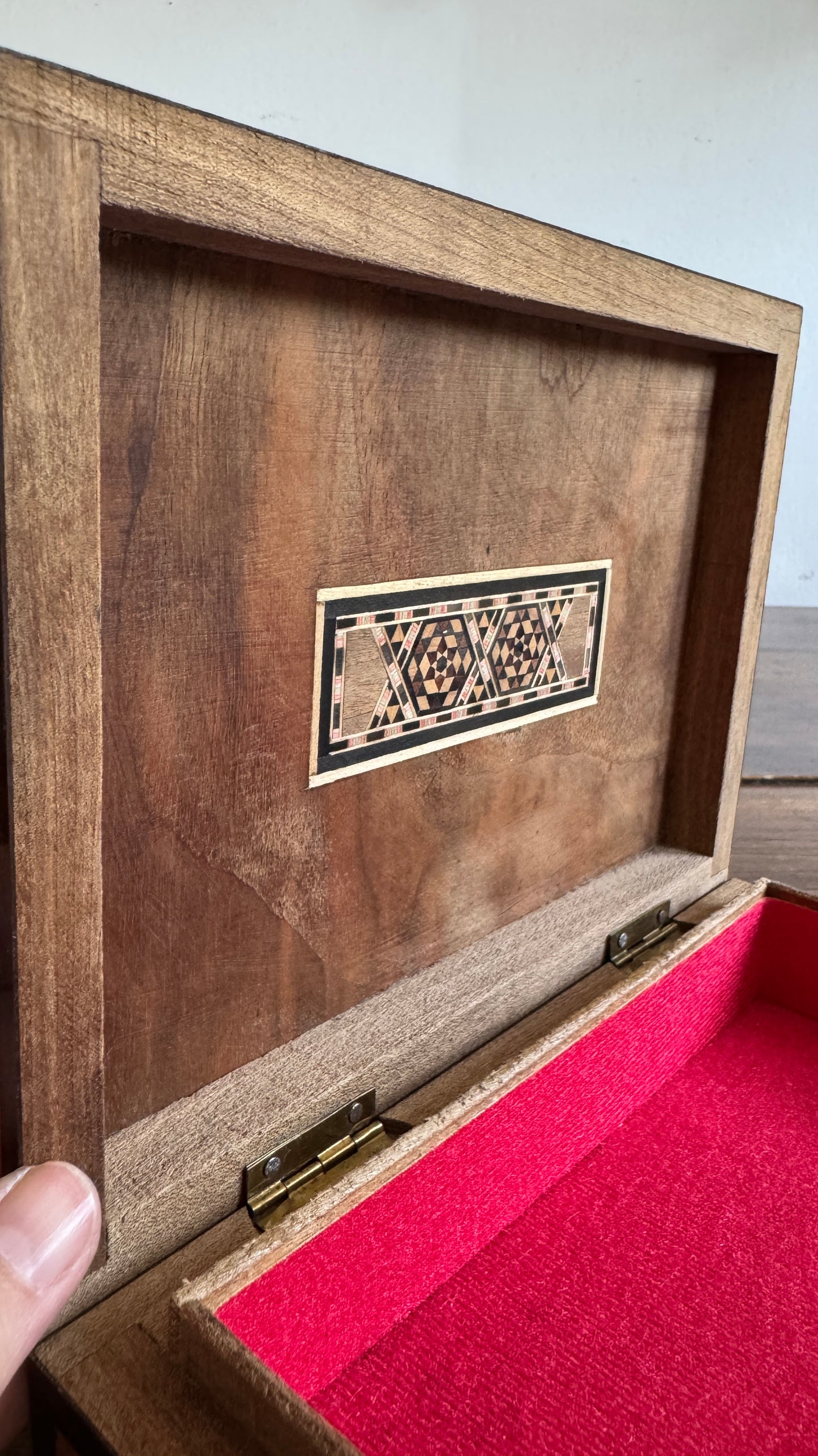 Vintage Inlay Box with Stunning Mother of Pearl Marquetry and Red Felt Inside