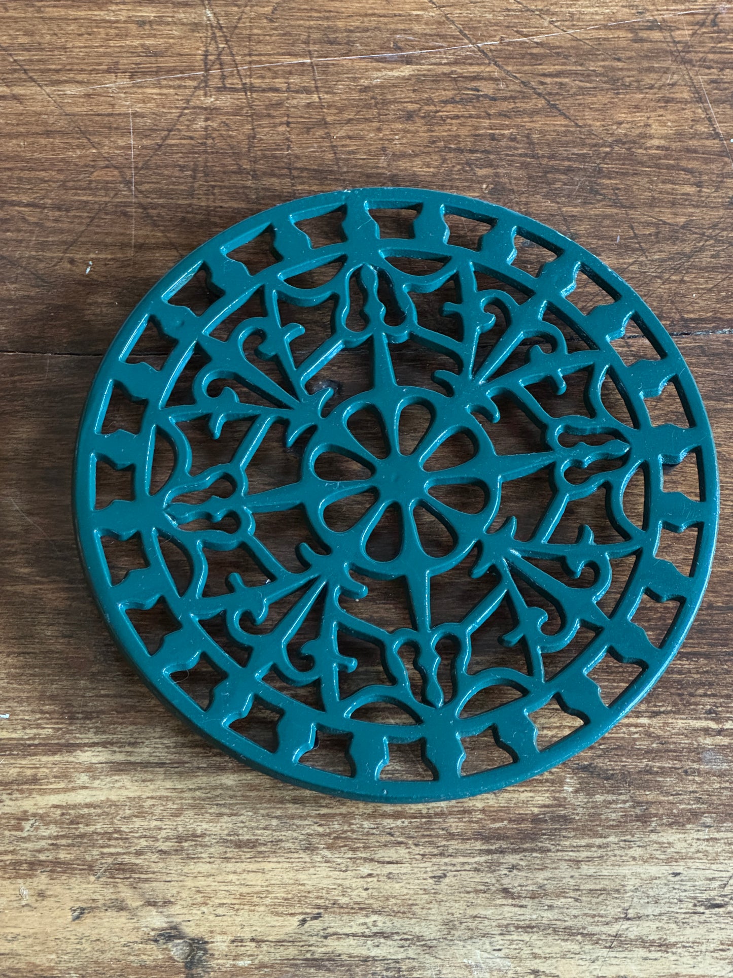 Green Metal Trivet - Metal Hot Plate or Plant Stand
