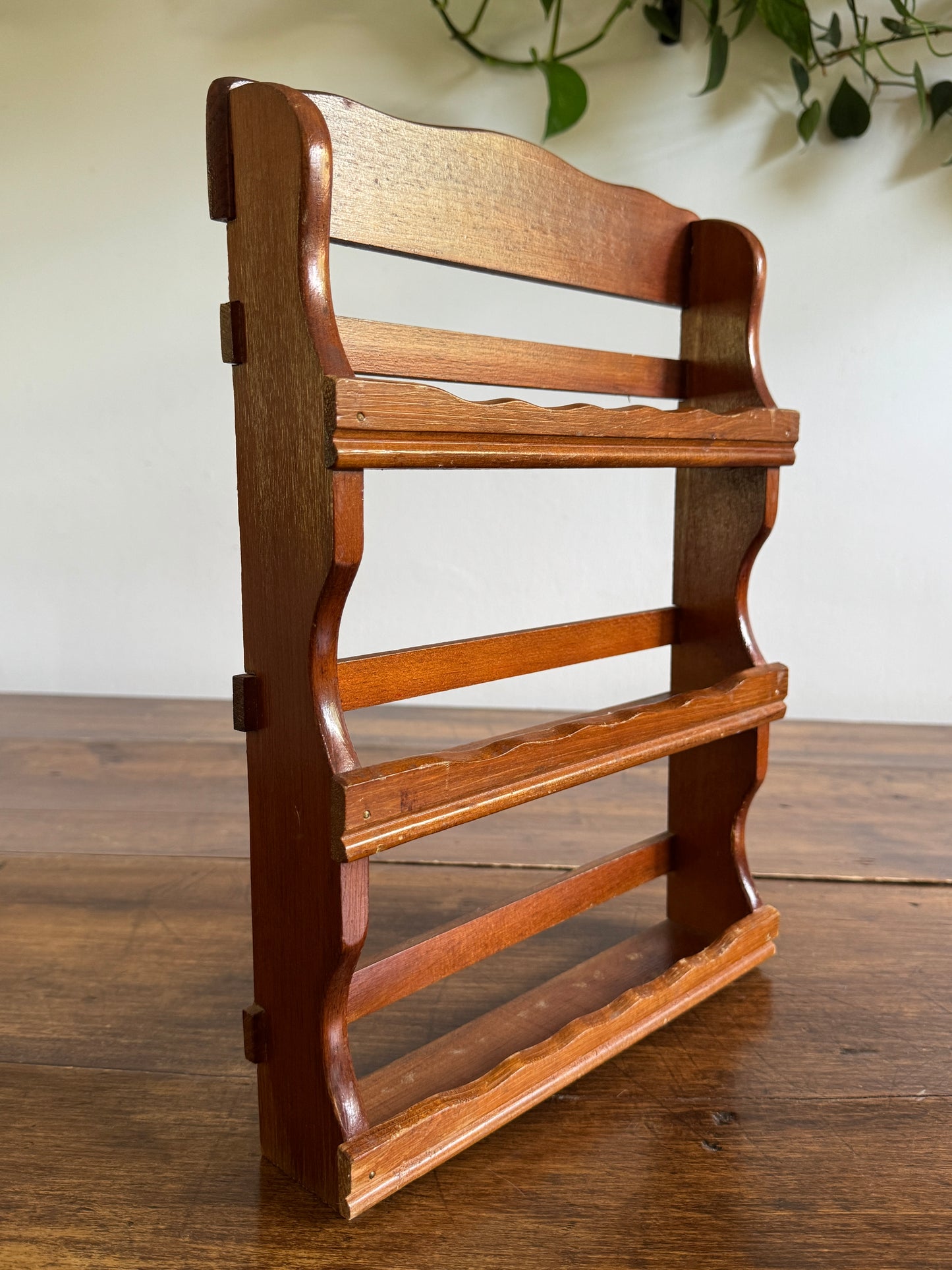 Small Spice Rack with Simple Wavy Front Design - Table Top or Wall Mounted