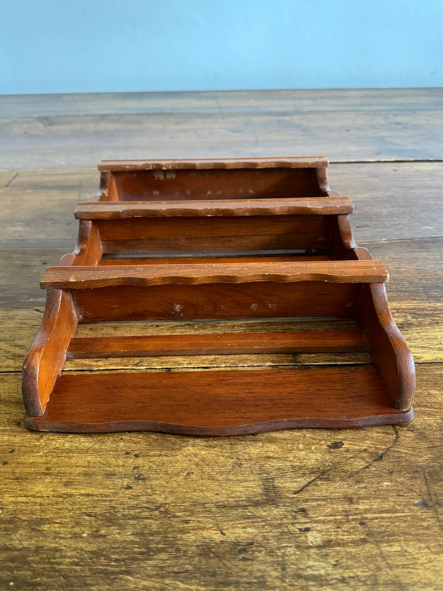 Small Spice Rack with Simple Wavy Front Design - Table Top or Wall Mounted