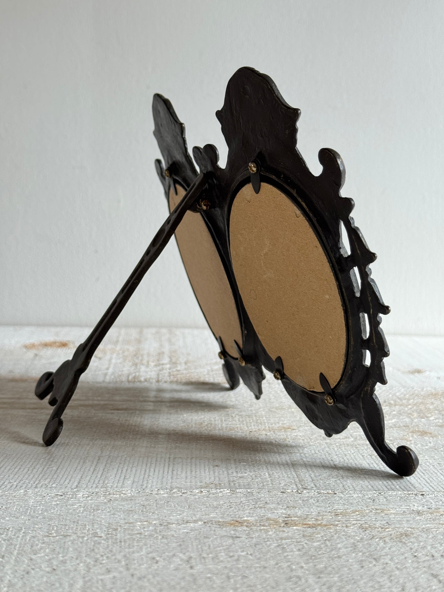 Vintage Ornate Metal Double Photo Frame with Stand - Detailed Metal Photo Frame Picture Holder
