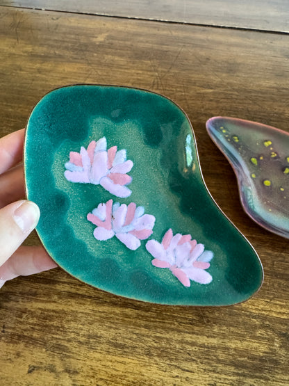 Vintage Pair of Enamel Trinket Dishes - One with Flowers, One with Speckles