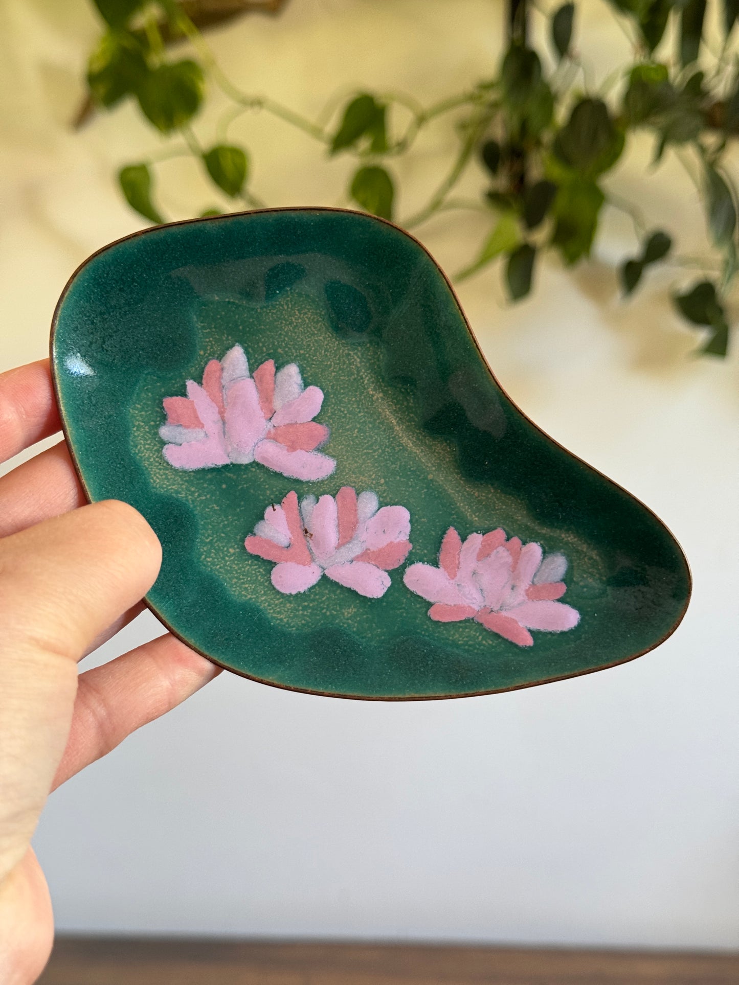 Vintage Pair of Enamel Trinket Dishes - One with Flowers, One with Speckles