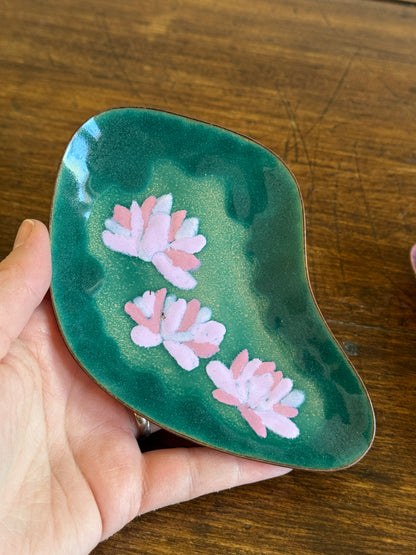 Vintage Pair of Enamel Trinket Dishes - One with Flowers, One with Speckles