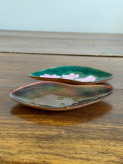 Vintage Pair of Enamel Trinket Dishes - One with Flowers, One with Speckles