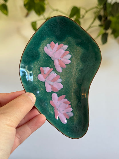 Vintage Pair of Enamel Trinket Dishes - One with Flowers, One with Speckles