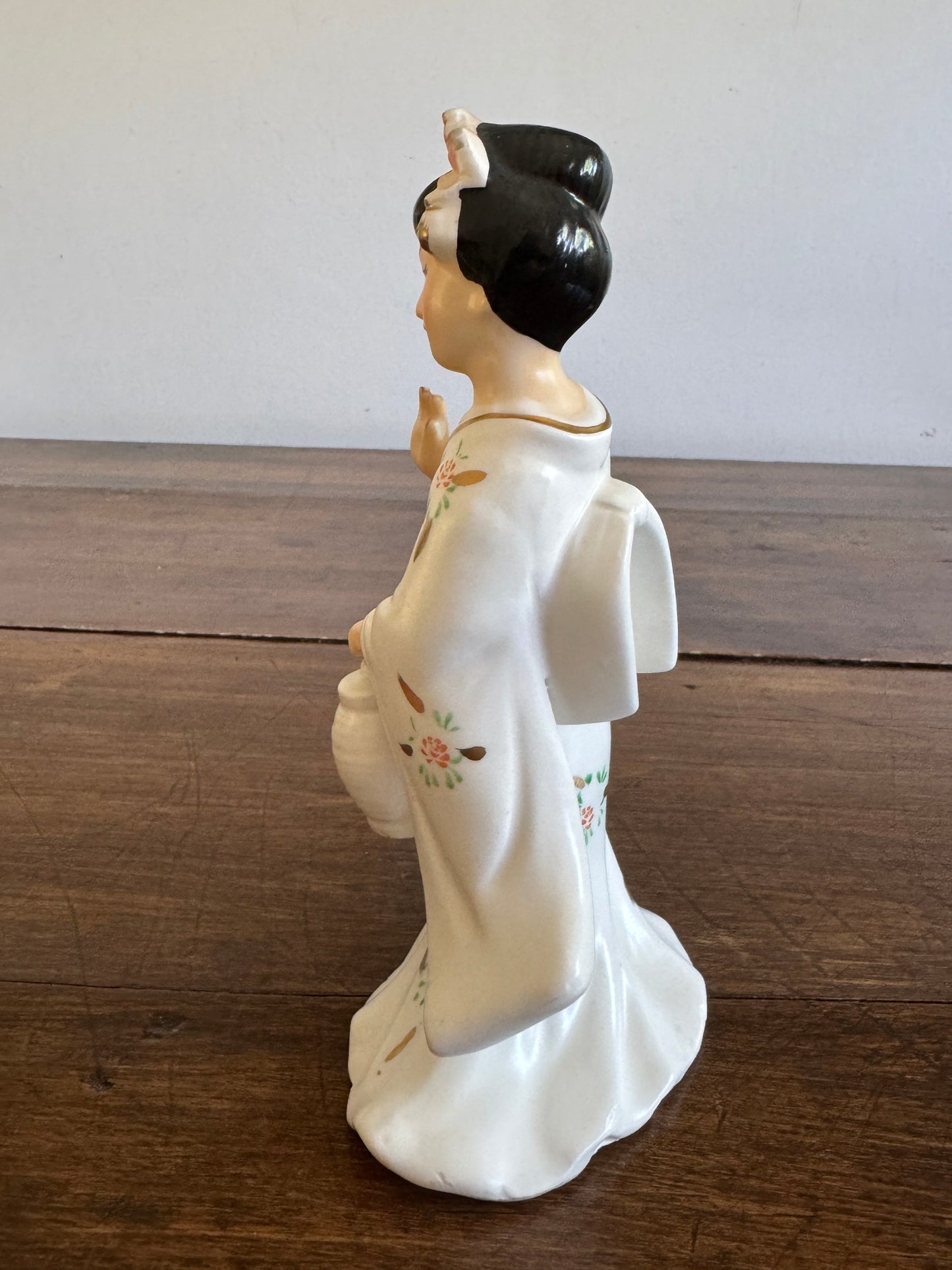 Ceramic Japanese Woman in White Kimono - Geisha Figurine