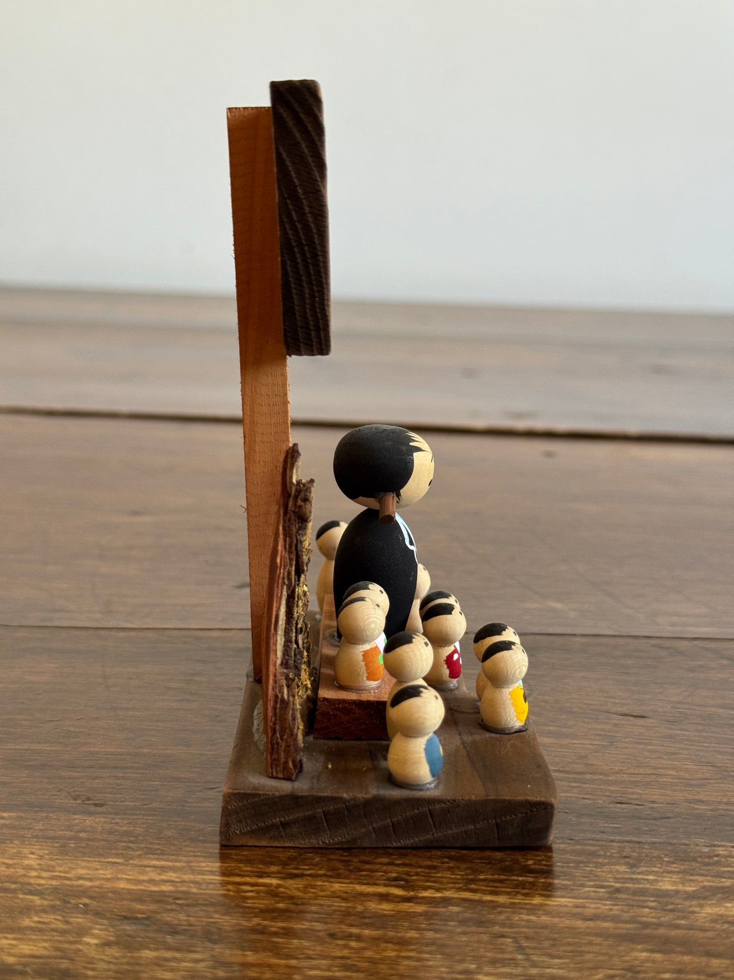 Japanese Multi Doll Scenic Wood Decor with Sign